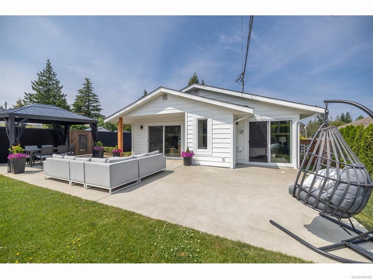 185 Sixth Ave W, Qualicum Beach, BC. $3,100.00   --   185 sixth ave W - /PQ Qualicum Beach