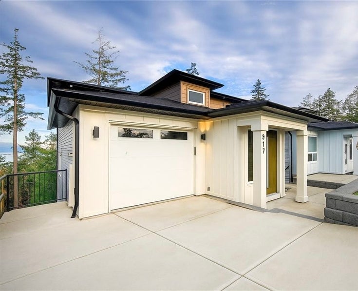 Suite- 917 Harbour View St, Nanaimo, B.C. $1,800.00   --   917 harvour view - /Na South Nanaimo