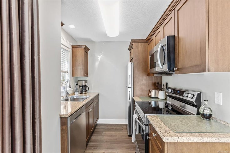 421 Craig Street, Parksville $2,300 fully furnished   --   421 Craig street - /PQ Parksville