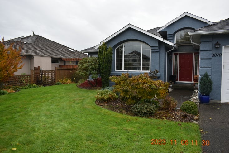 1070 Sunrise Dr., Qualicum Beach $ 2500.00    --   1070 Sunrise Dr.,  - /PQ Qualicum Beach