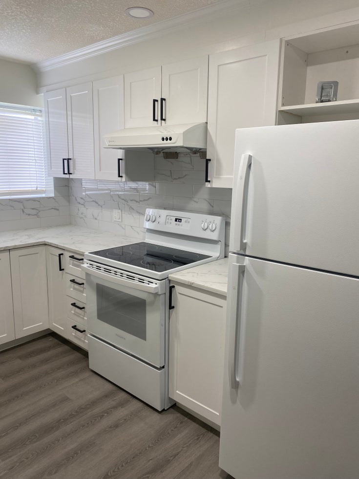 Lower- 2850 Neyland Rd, Nanaimo, B.C. $2,300.00   --   2850 NEYLAND RD - /Na Departure Bay #1
