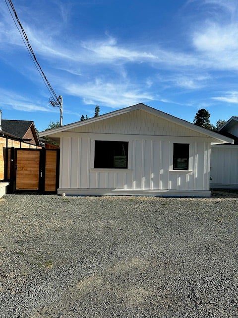 Carriage House 724 Sanderson Rd., Parksville $2300.00   --   724 Sanderson Carriage House  - /PQ Parksville