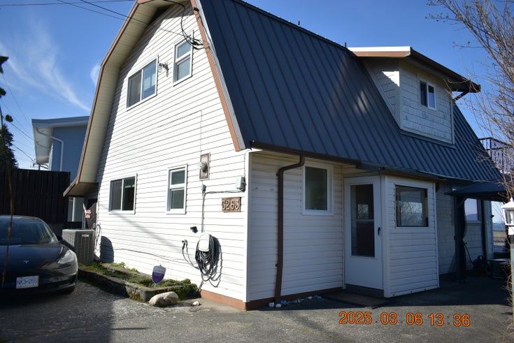 3263 Island Hwy W. Qualicum Beach $ 3500.00   --   3263 Island Hwy W  - /PQ Qualicum Beach #1