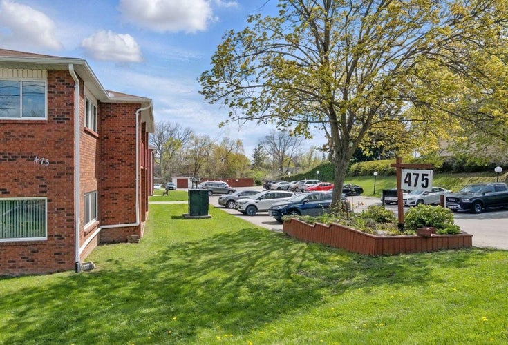 Jackson Park Villa   --   475 W Parkhill Road - Peterborough/3 North