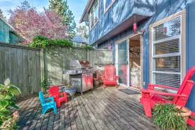 Foxwood Hills   --   900 17th Street W - North Vancouver/VNVHM #1