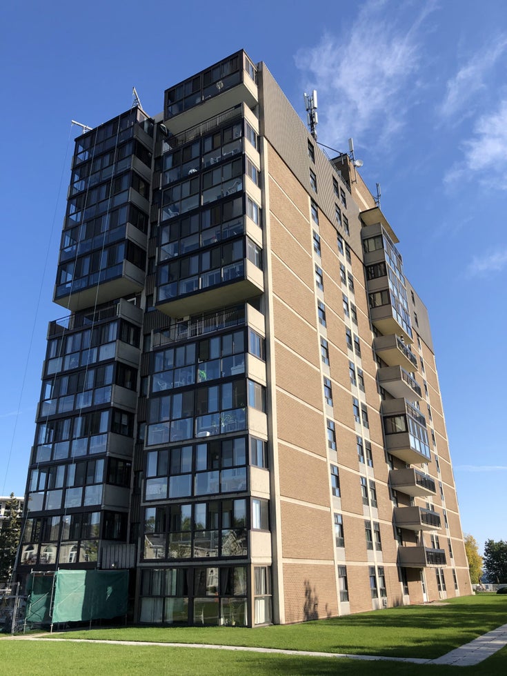 The Frontenac   --   2 MOWAT Avenue - Ontario/Kingston #1