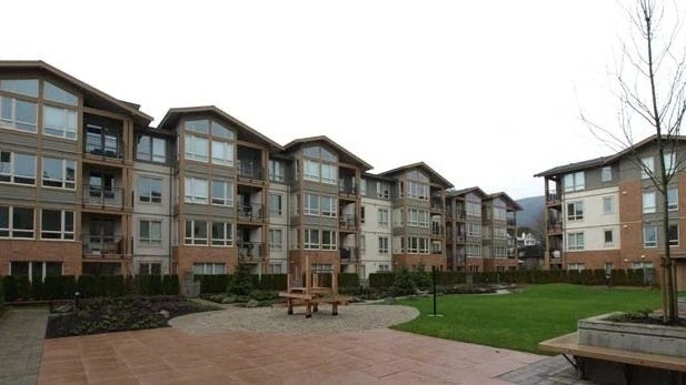 Branches   --   2601 WHITELEY CT - North Vancouver/Lynn Valley #1