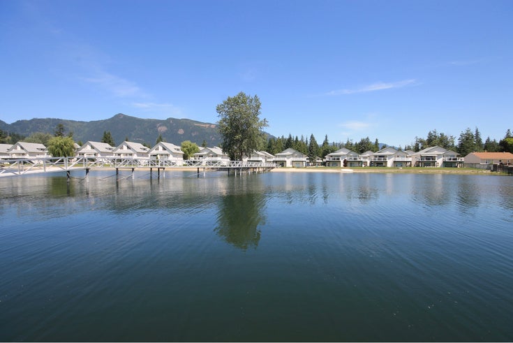 White Pines Resort   --   505 Poage Ave. Sicamous, BC V0E 2V1 - British Columbia/Sicamous #1