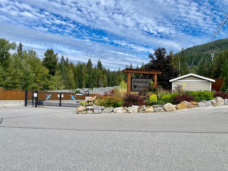 Hummingbird Beach Resort   --   8843 97A Highway - British Columbia/Swansea Point #1