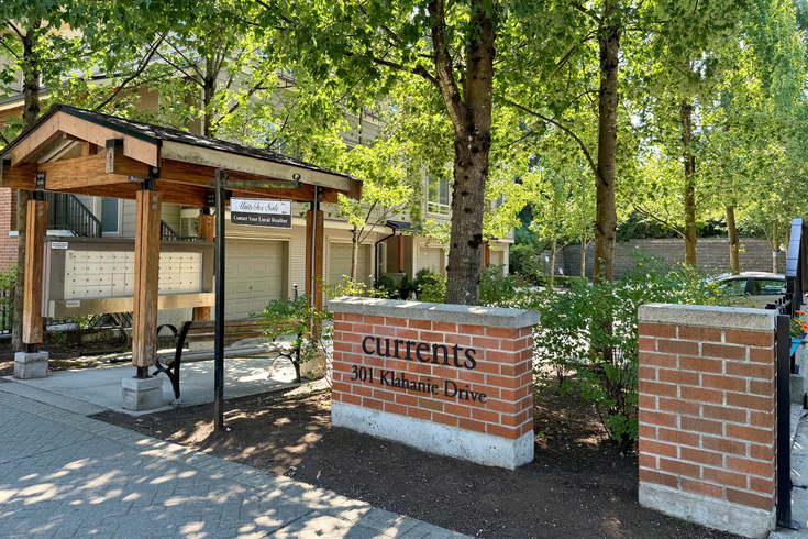 CURRENTS (TOWNHOMES)   --   301 KLAHANIE DR - Port Moody/Port Moody Centre