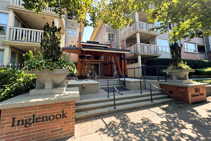 INGLENOOK   --   801 KLAHANIE DR - Port Moody/Port Moody Centre