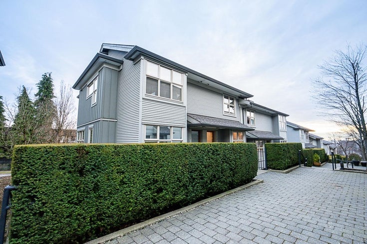 Altura   --   3855 Pender St - Burnaby North/Willingdon Heights