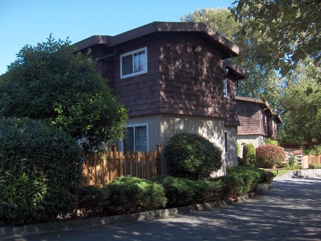 Poplars   --   7450 - 7478 13 Ave - Burnaby East/Edmonds