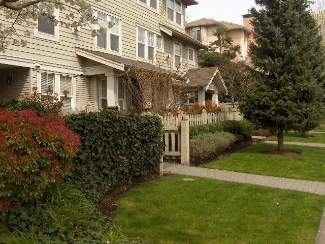 Canford Corner   --   7179 18 Ave - Burnaby East/Edmonds