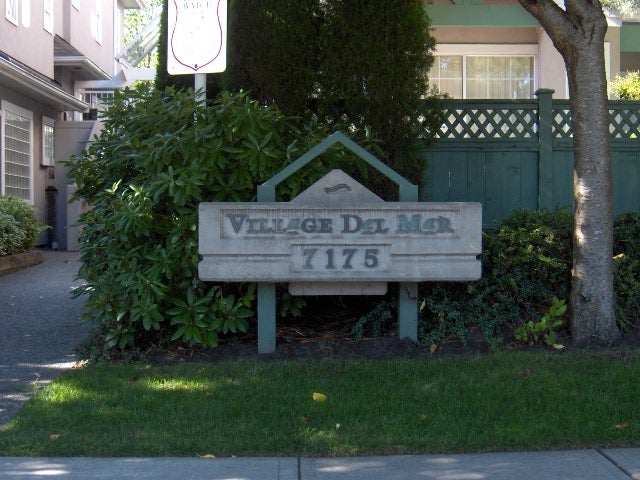 Village Del Mar   --   7175 17 Ave - Burnaby East/Edmonds