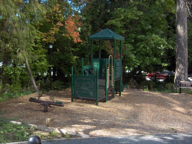 Park360   --   7079 17 Ave - Burnaby East/Edmonds