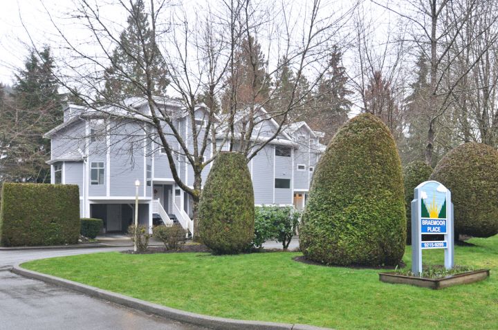Mountain Gate   --   9215 - 9299 Braemoor Pl - Burnaby North/Forest Hills