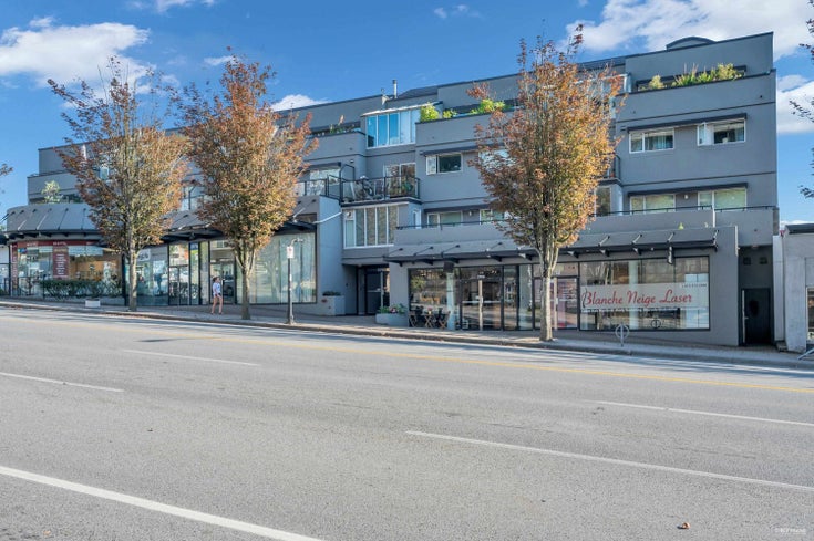 Heights   --   3768 Hastings St - Burnaby North/Willingdon Heights