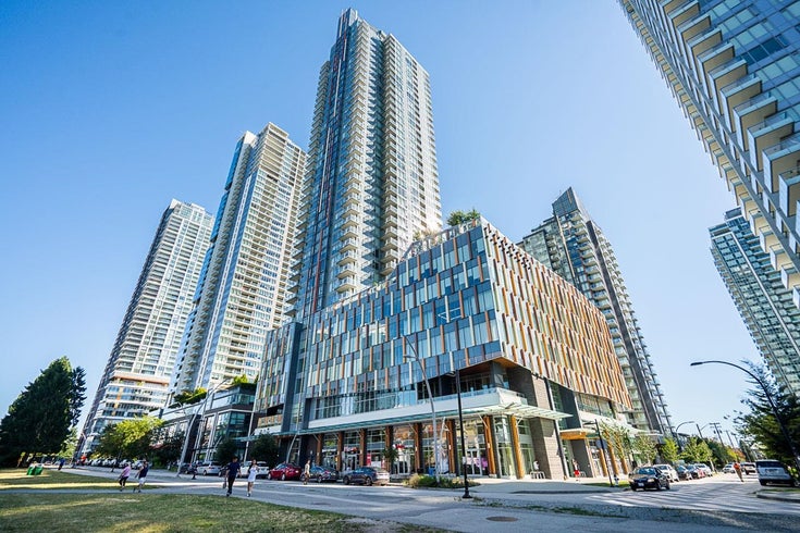 Sun Towers   --   4458 Beresford St - Burnaby South/Metrotown