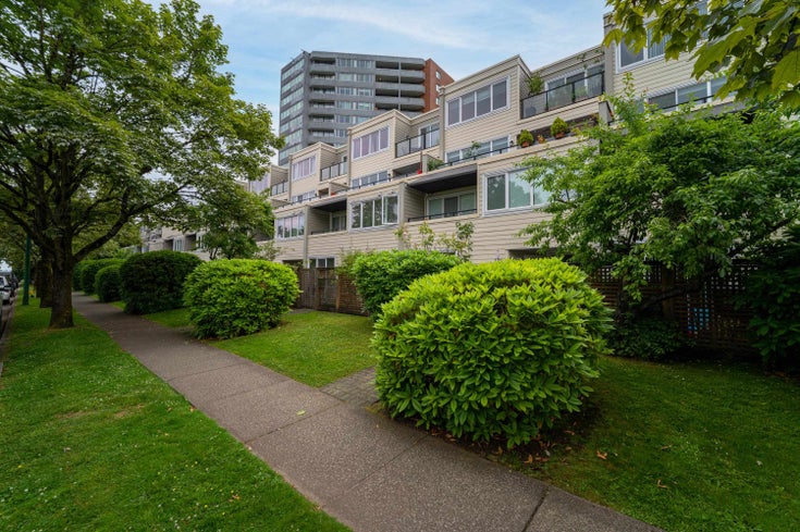 Ingleton Place   --   3930 - 3960 Hastings St - Burnaby North/Willingdon Heights