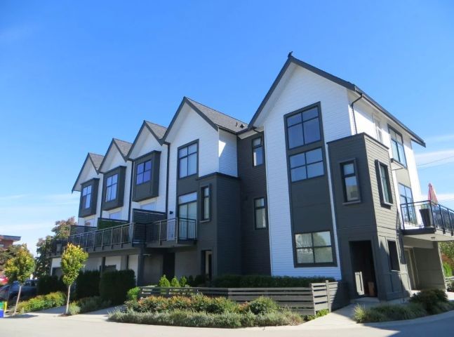 Hawthorne   --   17555 - 17578 57a Ave - Cloverdale/Cloverdale BC