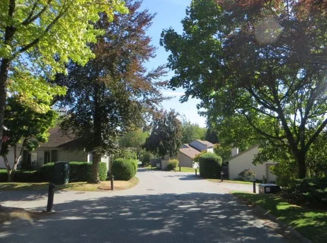 Greenside Estates   --   6043 W Greenside Drive - Cloverdale/Cloverdale BC