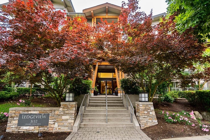 Ledgeview at Dayanee Springs    --   3132 Dayanee Springs Blvd - Coquitlam/Westwood Plateau