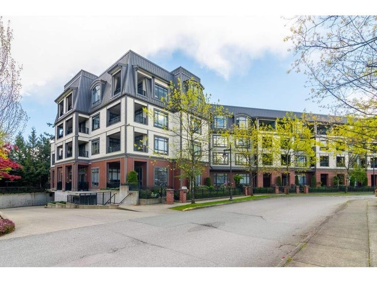 Residences at Village Square   --   8880 202 St - Langley/Walnut Grove