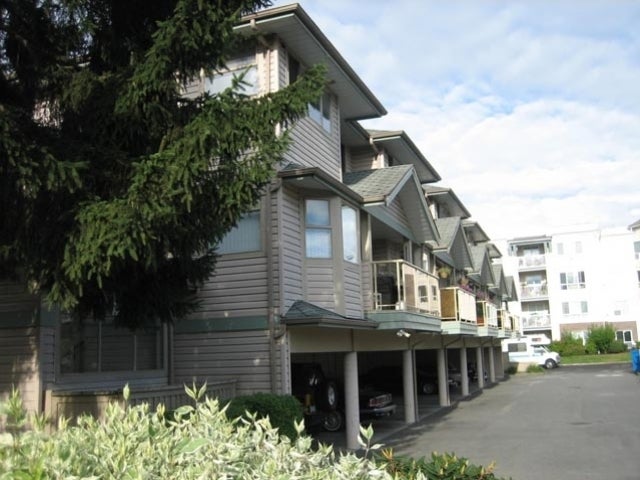 Marbleson Court   --   5464 201a St - Langley/Langley City