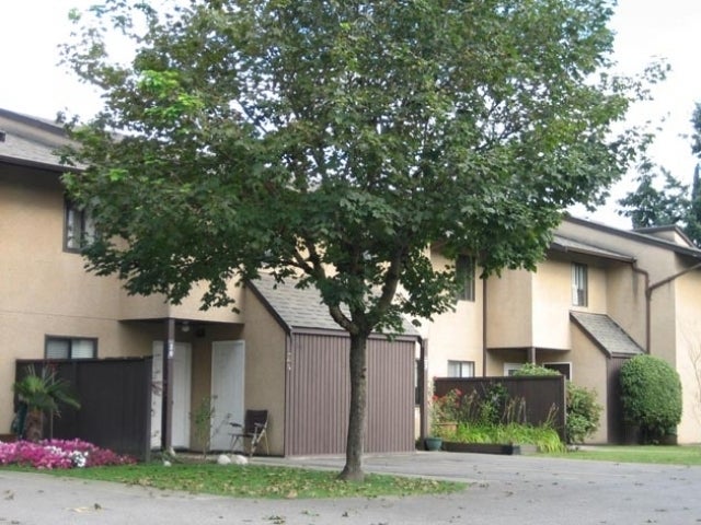McMillan Place   --   5301 - 5307 204 St - Langley/Langley City