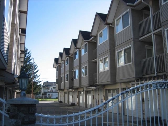 Willow Gate   --   19700 56 Ave - Langley/Langley City