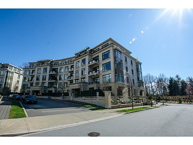 Water's Edge   --   568 WATERS EDGE CR - West Vancouver/Park Royal