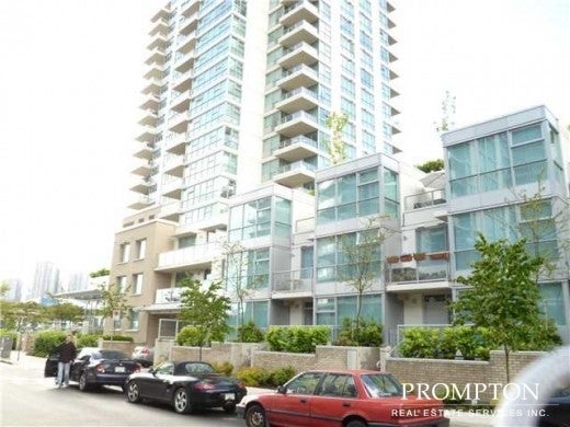 Creekside   --   125 MILROSS AV - Vancouver East/Mount Pleasant VE