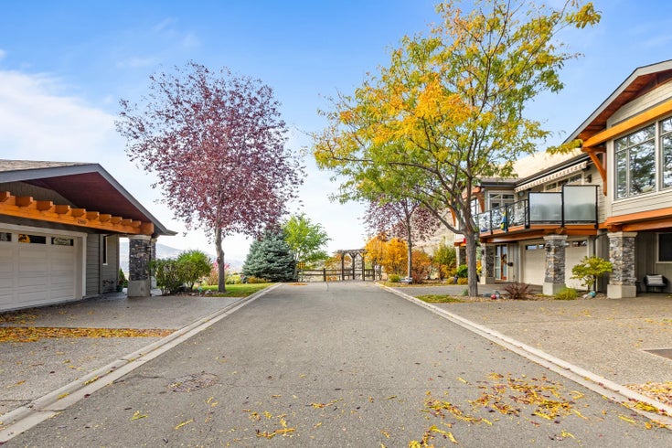 Golf Ridge   --   1500 Golf Ridge Dr - British Columbia/Kamloops