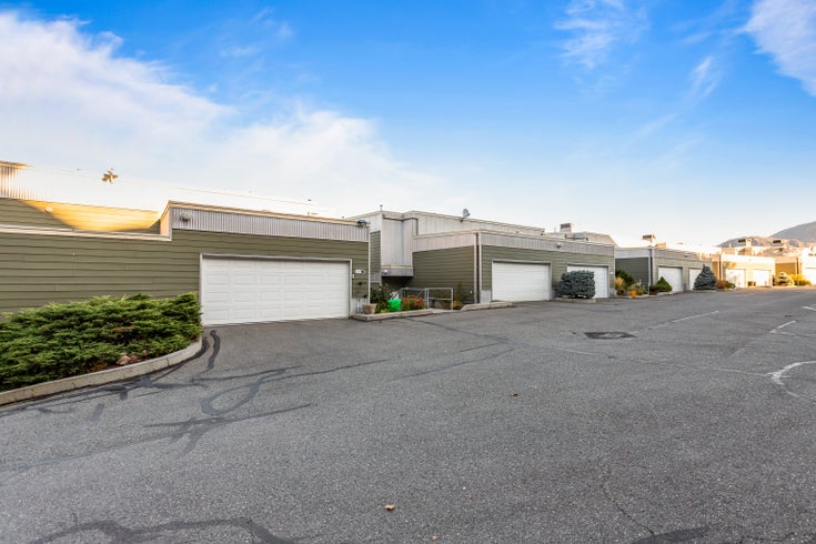 RIVERS VISTA   --   445 Dalgleish Dr - British Columbia/Kamloops