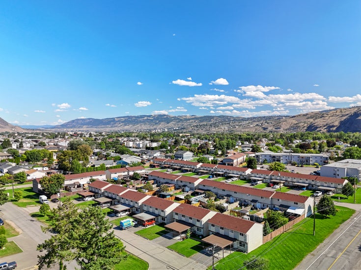 GLENWOOD TOWNHOUSES   --   1697 Greenfield Ave - British Columbia/Kamloops