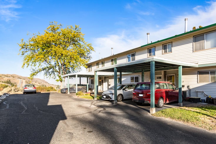 DALGLEISH COURTS   --   580 Dalgleish Dr - British Columbia/Kamloops