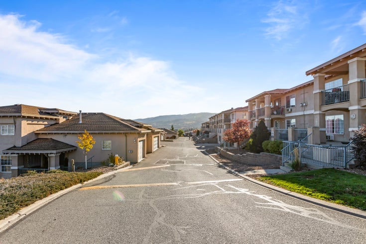 TERRA VISTA   --   875 Sahali Terrace - British Columbia/Kamloops