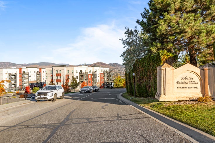 ARBUTUS ESTATES VILLAS   --   15 Hudson's Bay Trail - British Columbia/Kamloops