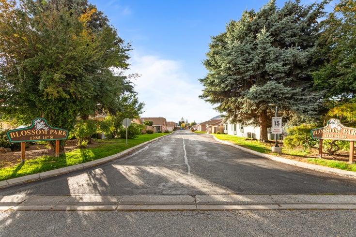 BLOSSOM PARK   --   1285 14th St - British Columbia/Kamloops