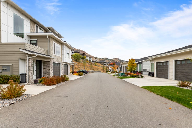 CASA LANDING   --   2045 Stagecoach Dr - British Columbia/Kamloops