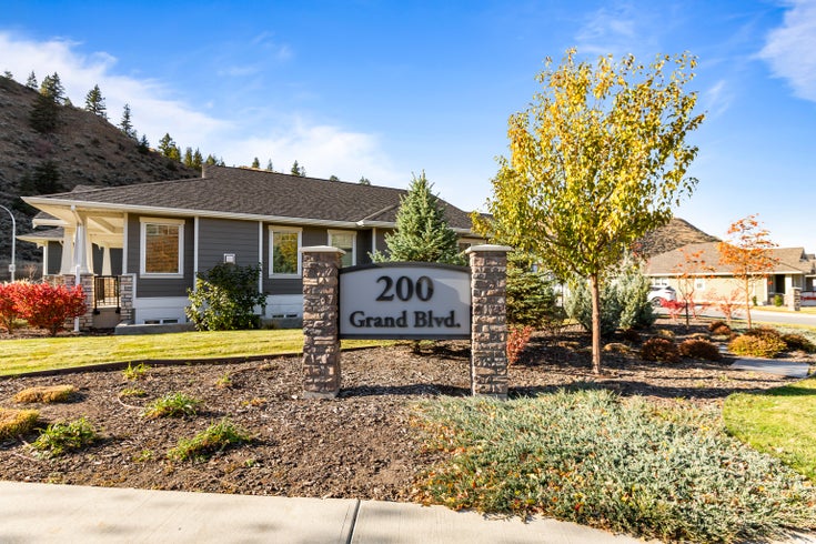 ORCHARDS WALK   --   200 Grand Blvd - British Columbia/Kamloops