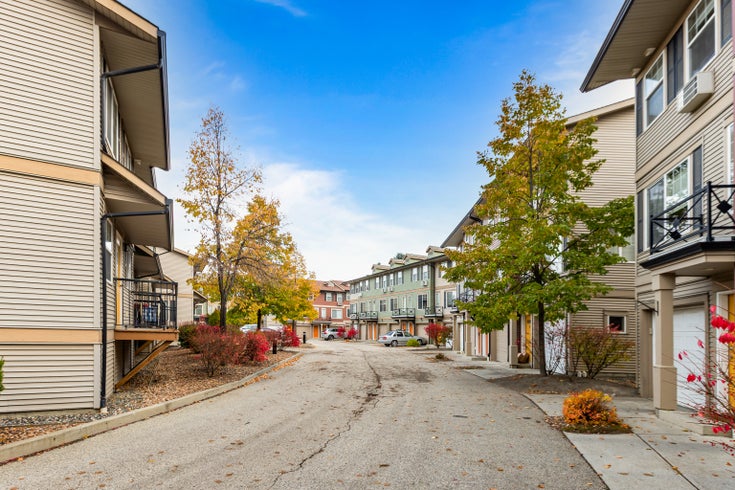 1970 BRAEVIEW PLACE   --   1970 Braeview Pl - British Columbia/Kamloops