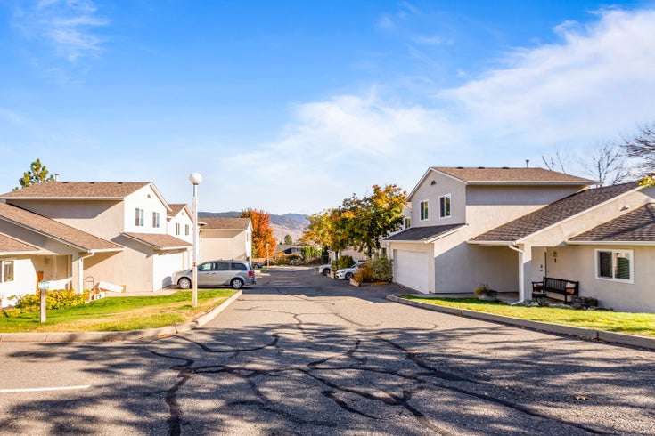 JUNIPER TERRACE   --   2050 Qu'Appelle Blvd - British Columbia/Kamloops