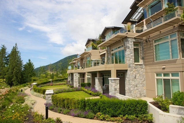 The Aerie   --   2535 GARDEN CT - West Vancouver/Whitby Estates #27