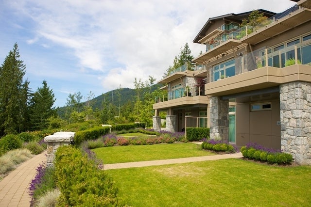 The Aerie   --   2535 GARDEN CT - West Vancouver/Whitby Estates #28