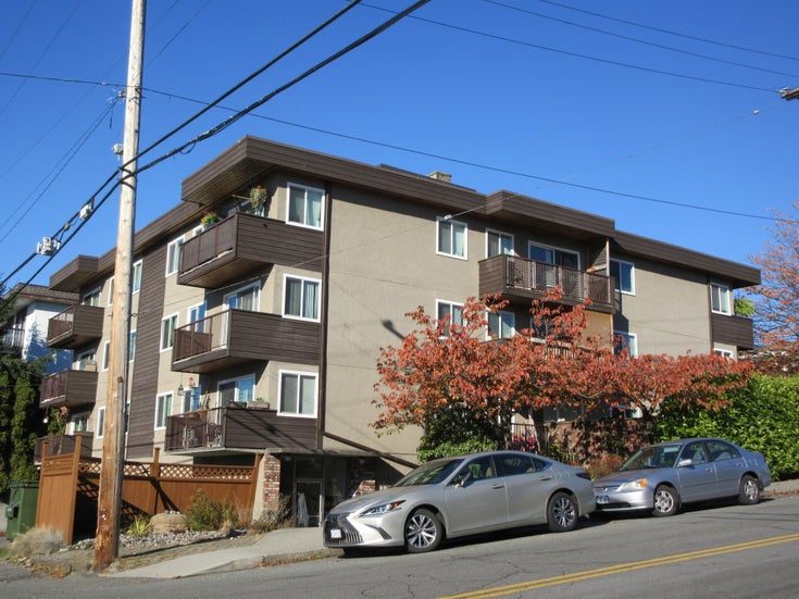 Woodburn Place   --    241 St. Andrews Ave - North Vancouver/Lower Lonsdale #1