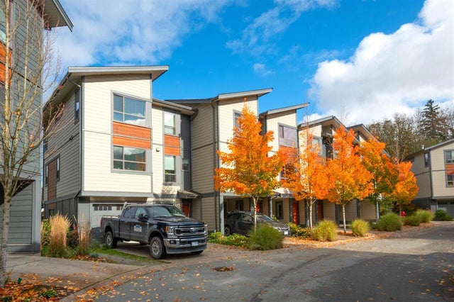 Newport Landing   --   38684 BUCKLEY AV - Squamish/Dentville