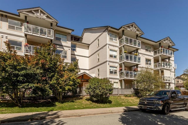 Eagle Grove 55+   --   1203 PEMBERTON AV - Squamish/Downtown SQ
