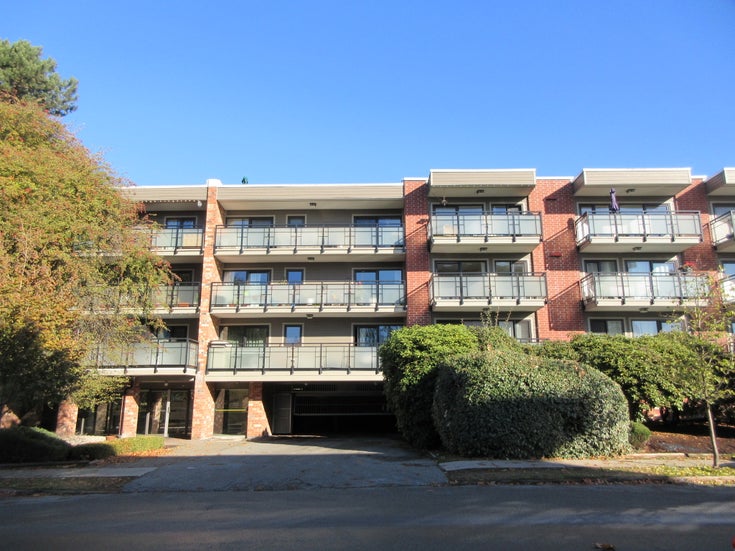 Emerald Manor    --   360 E 2ND ST - North Vancouver/Lower Lonsdale #1